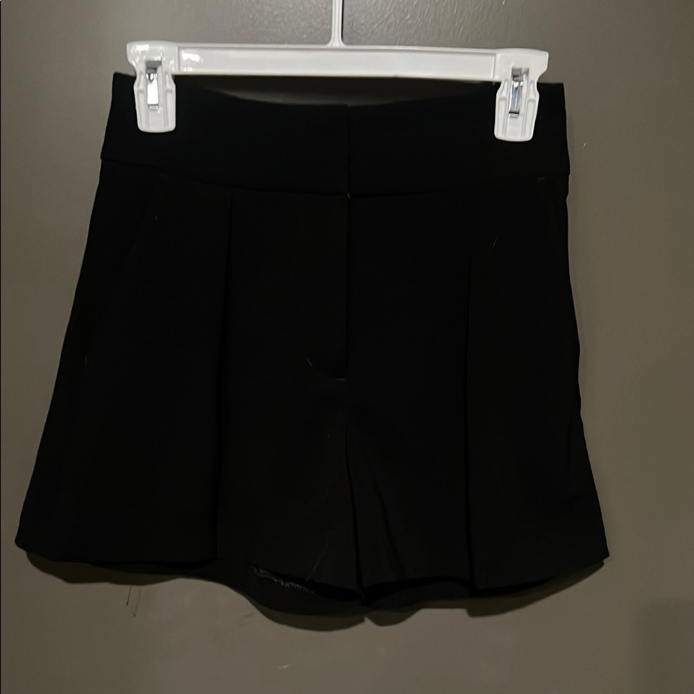 Express Black Pleated Skorts